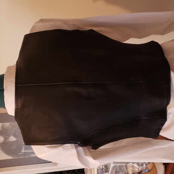 Black Women's Leather Vest - Picture 4 of 10